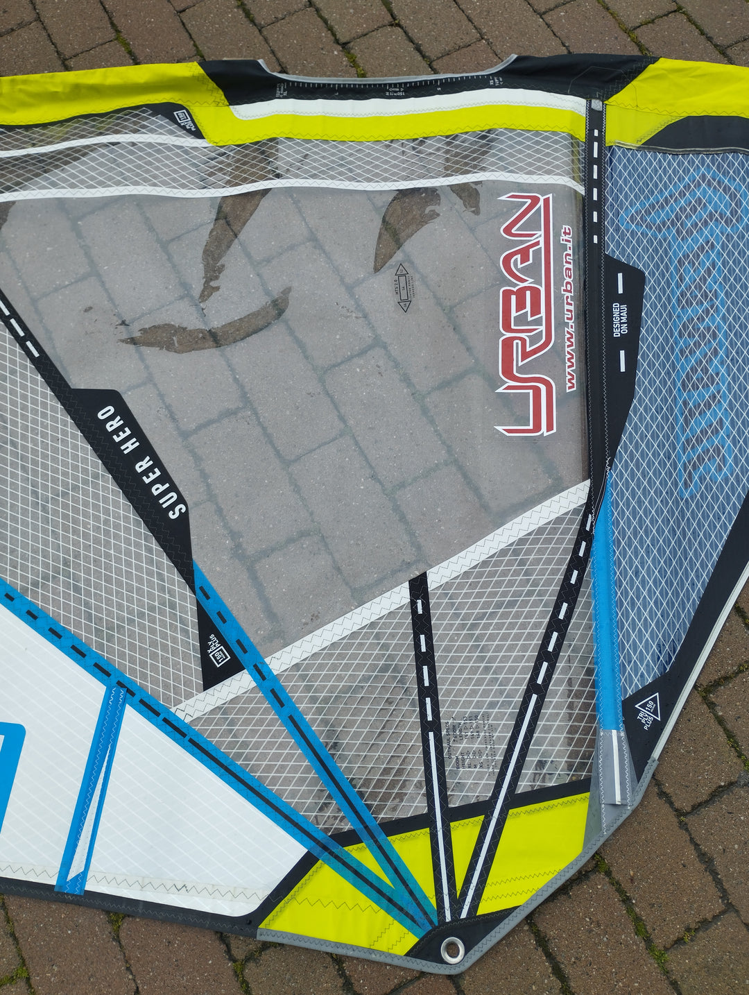 Vela windsurf Duotone Super Hero 4.2 - 2019- usata